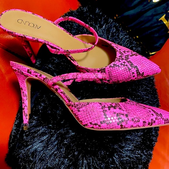 Fuschia Pink Shoes - Picture 2 of 6